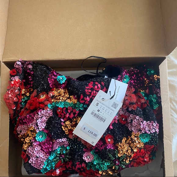 NWT! Zara EMBROIDERED MINI DRESS
Multicolored - Picture 2 of 2